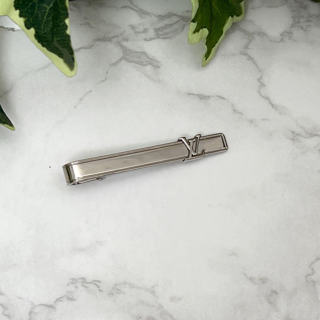ルイヴィトン ネクタイピン・LV イニシャル ネクタイピン 現行品 シルバー