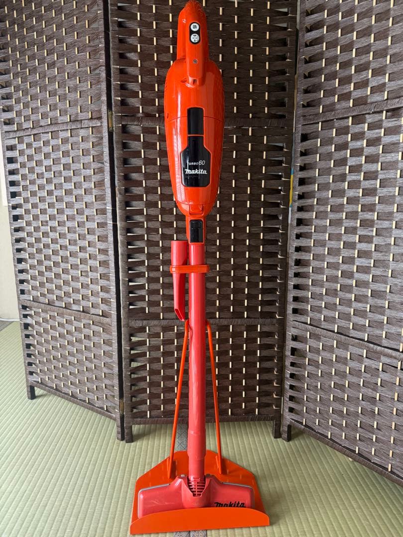 マキタ makita 充電式クリーナー ターボ60 CL113FD