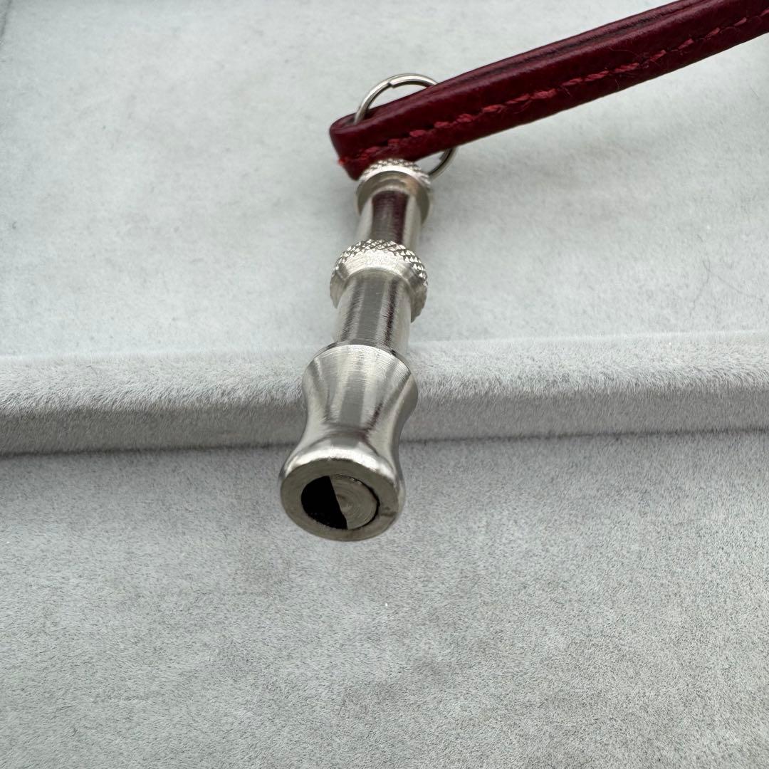 【人気】HERMES シフレ ドッグホイッスル 犬笛 ペンダント　ワイン