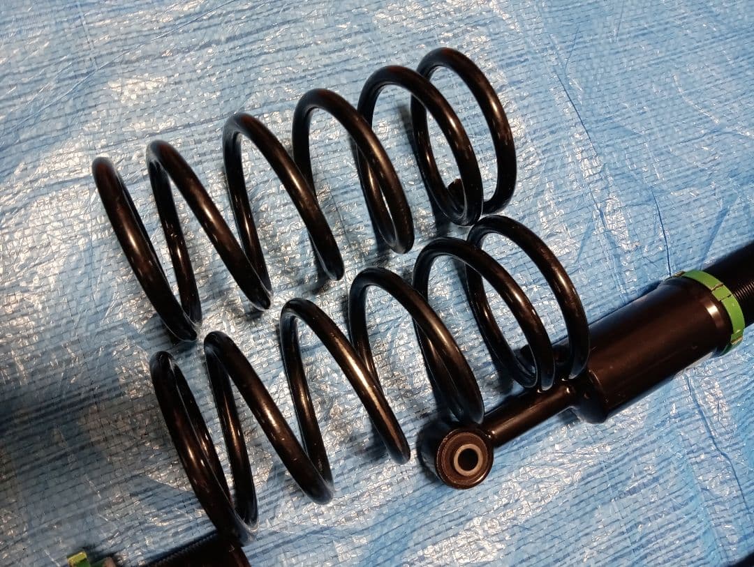 ★ダイハツイースla300s　車高調★ジャンク品/バネ４本、ベアリング付