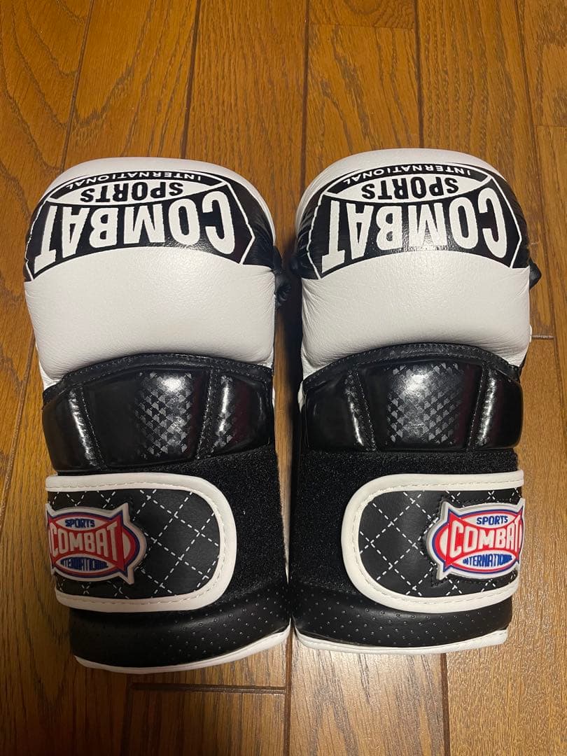 COMBAT SPORTS オープンフィンガーグローブ