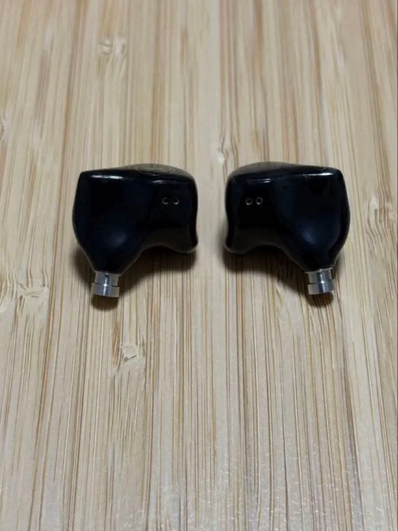 Sound Rhyme SR5 ほぼ未使用　ケーブル、イヤーピース未使用