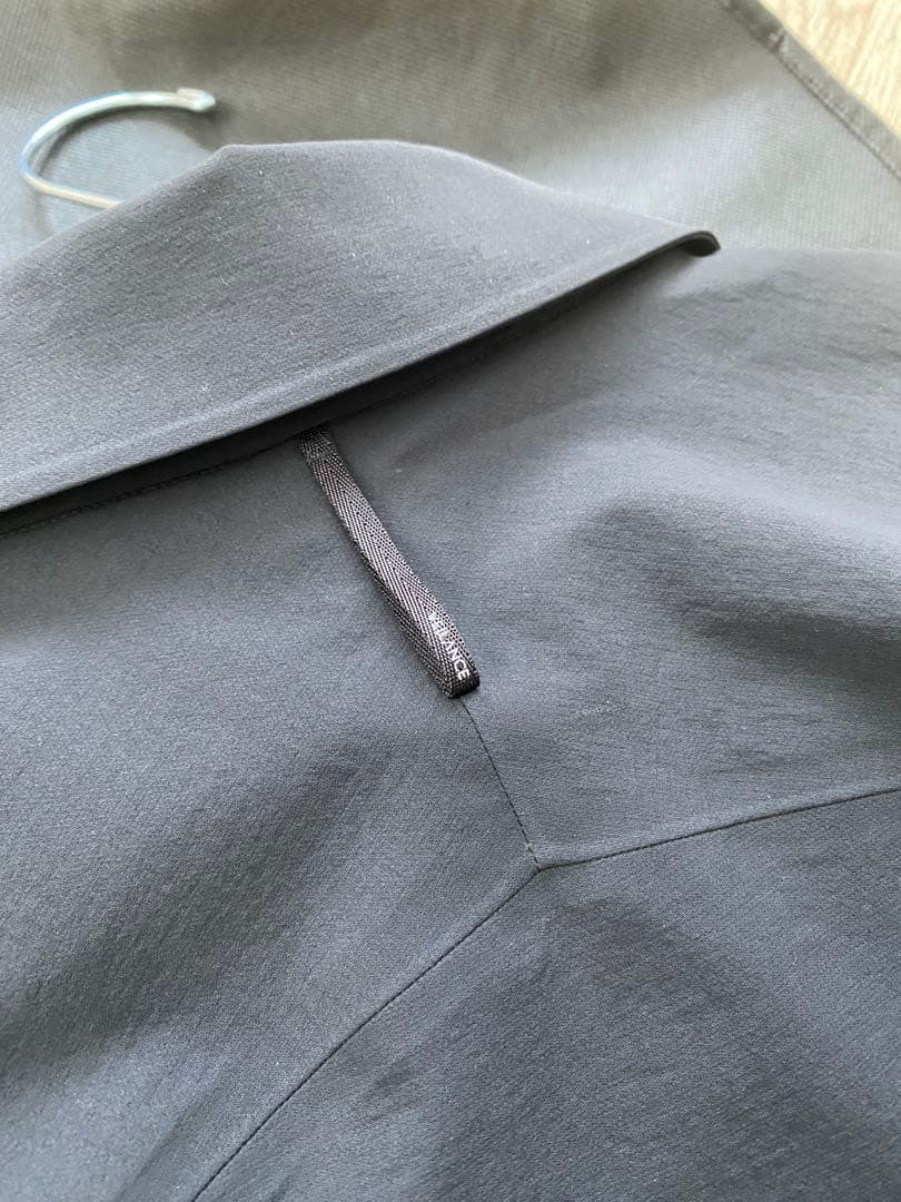 P*n様 新品タグ付 Arc'teryx Veilance Field Soft