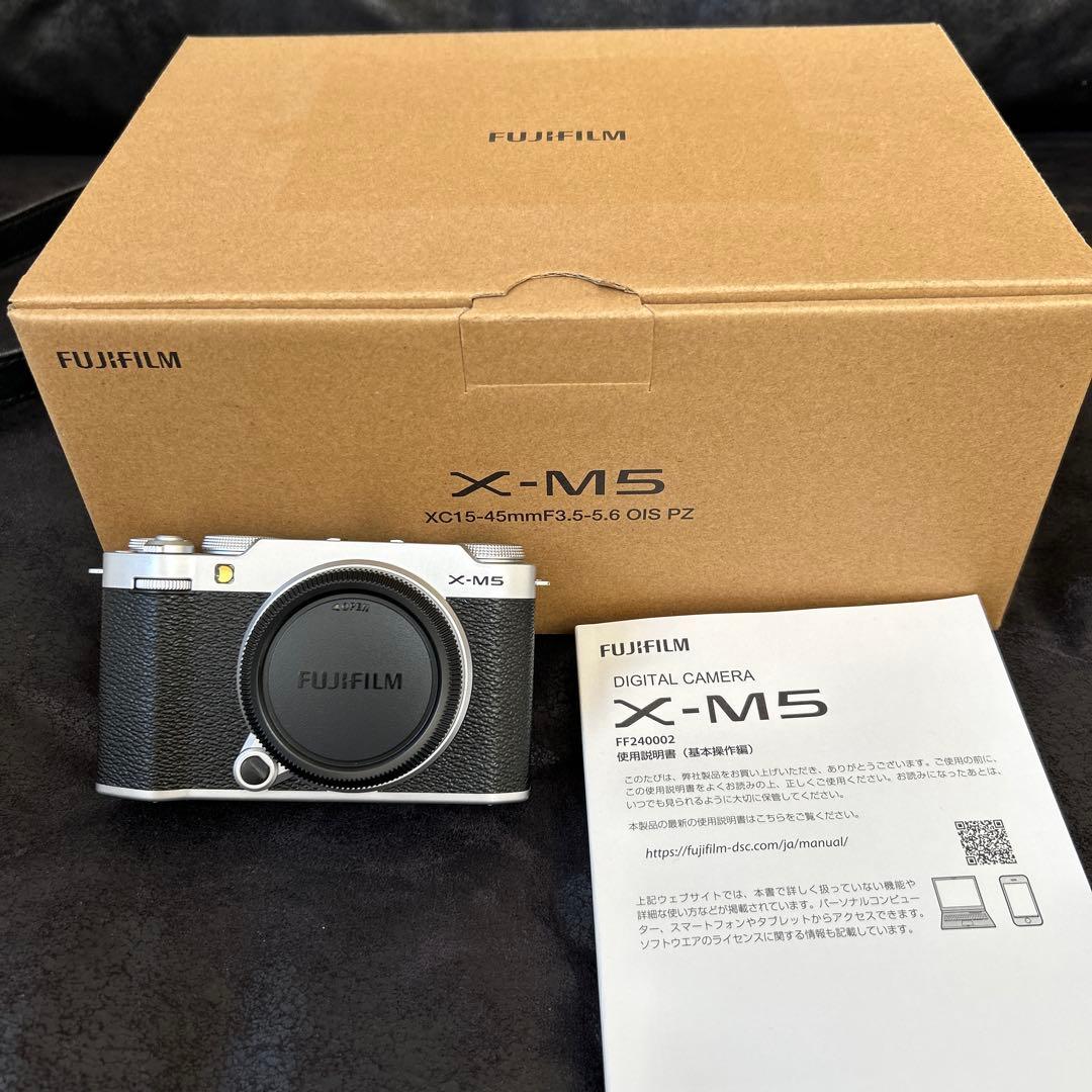 FUJIFILM X-M5 ミラーレスカメラ　レンズなし
