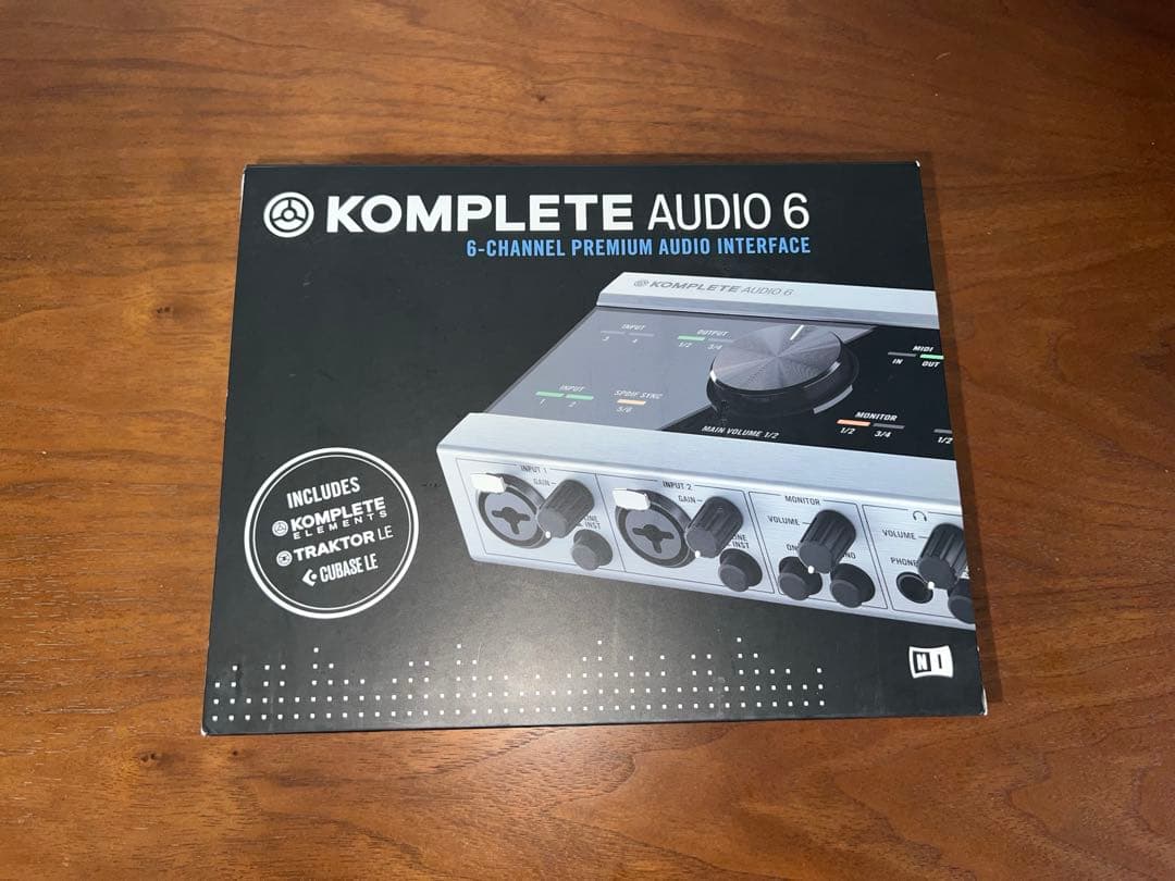 KOMPLETE AUDIO 6 オーディオインターフェース