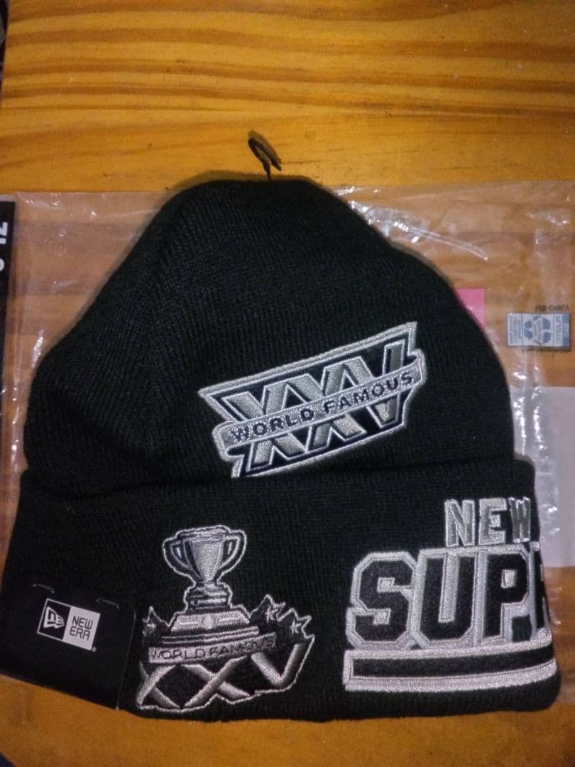 Supreme New Era Football Beanie 黒