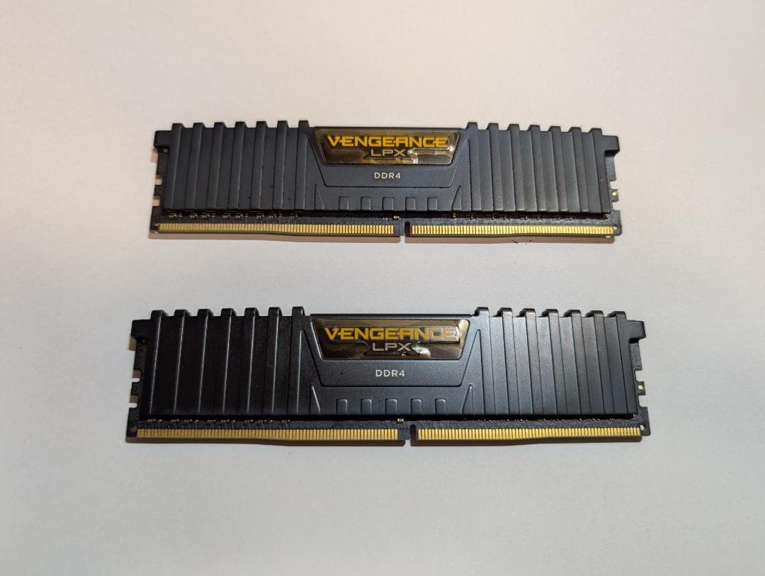 Vengeance LPX DDR4 16Gメモリー 2枚セット