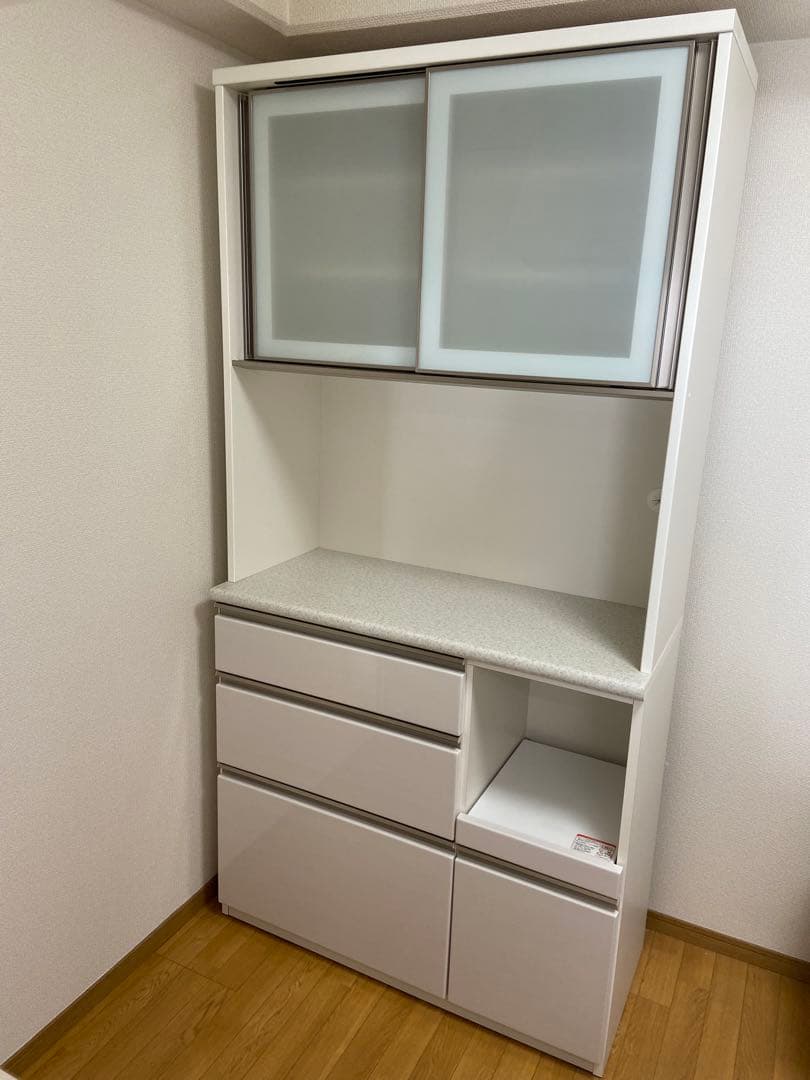 ニトリ／キッチンボードアルミナ2 100KBWH ￼￼スライド式扉 収納力抜群