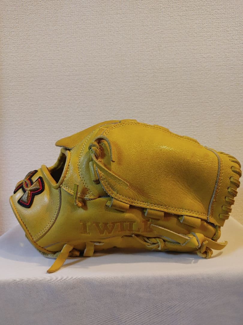 アンダーアーマー　希少　軟式　投手 イエロー　右投げ　指カバー