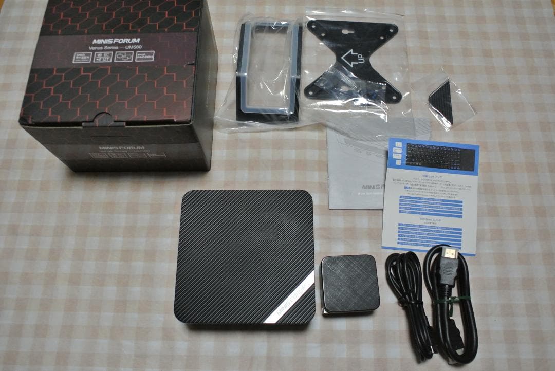 ミニPC Minisforum UM560 RYZEN5 5625U/8G/256GB