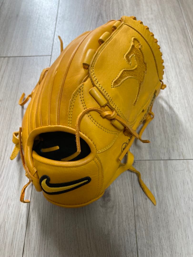 Nike Signature Model 野球グローブ イエロー