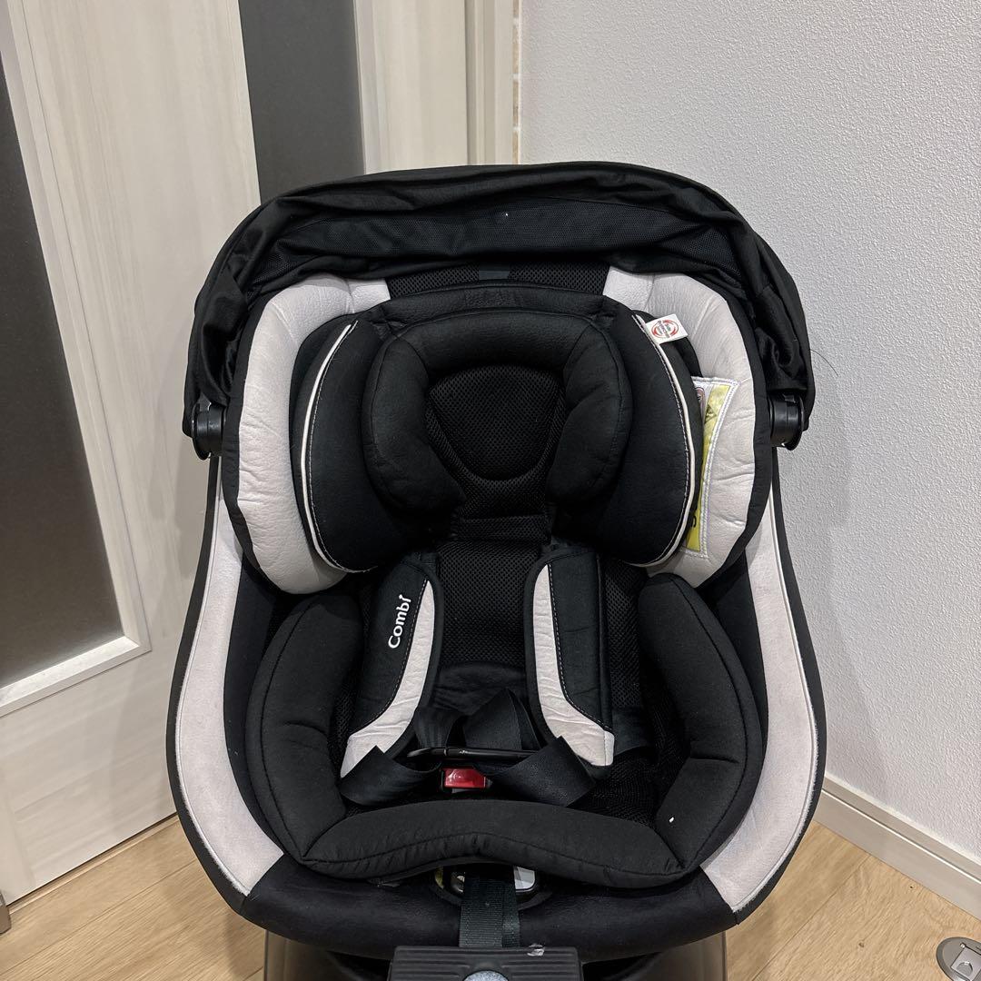 Combi コンビ　NEROOM ネルーム　チャイルドシート　ブラック　ホワイト