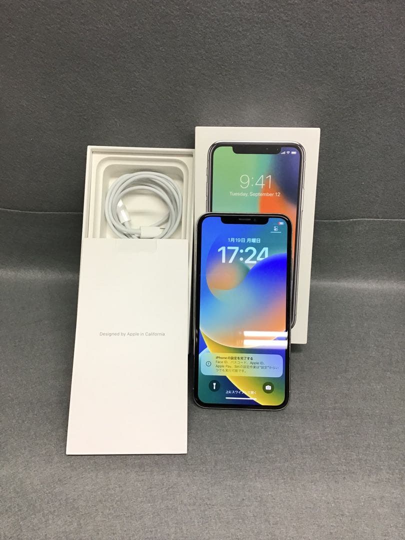 美品 国内版 SIMフリーiPhoneX　64GB シルバー色