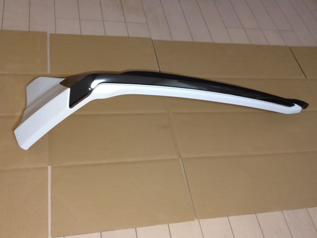 220系クラウンRS用モデリスタ フロントウイングスポイラー(運転席/右側のみ)