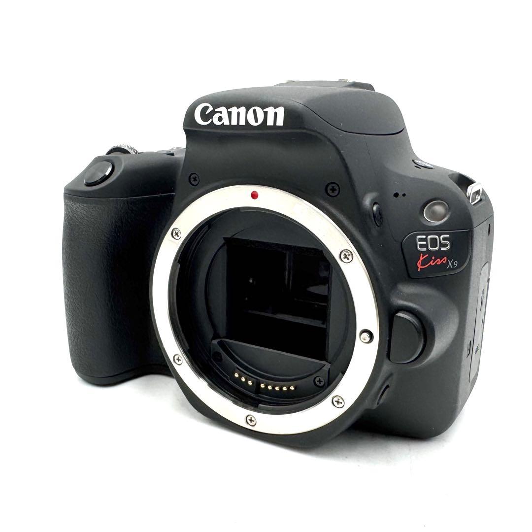 ほぼ新品 CANON EOS kiss x9 ダブルズームキット キャノン
