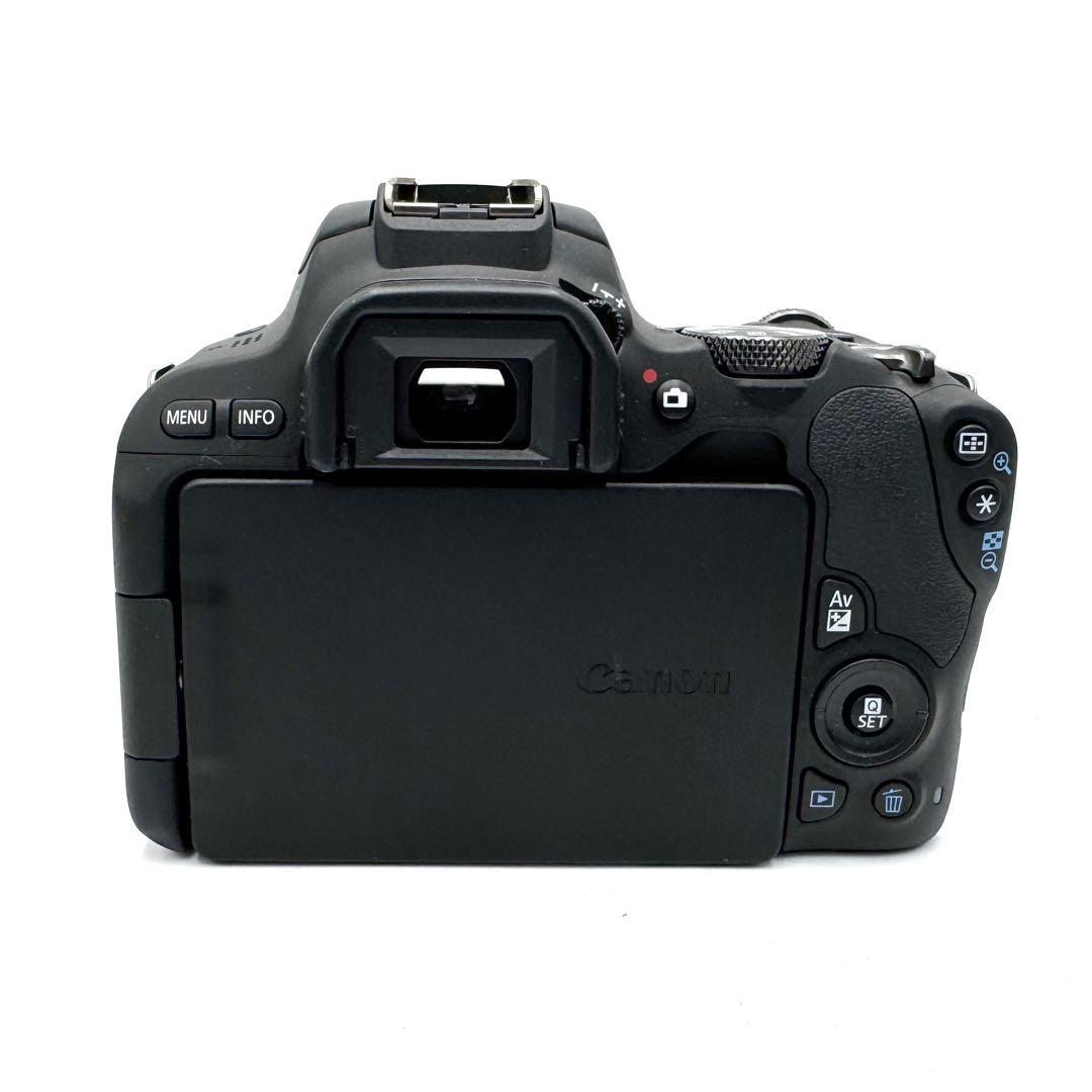 ほぼ新品 CANON EOS kiss x9 ダブルズームキット キャノン