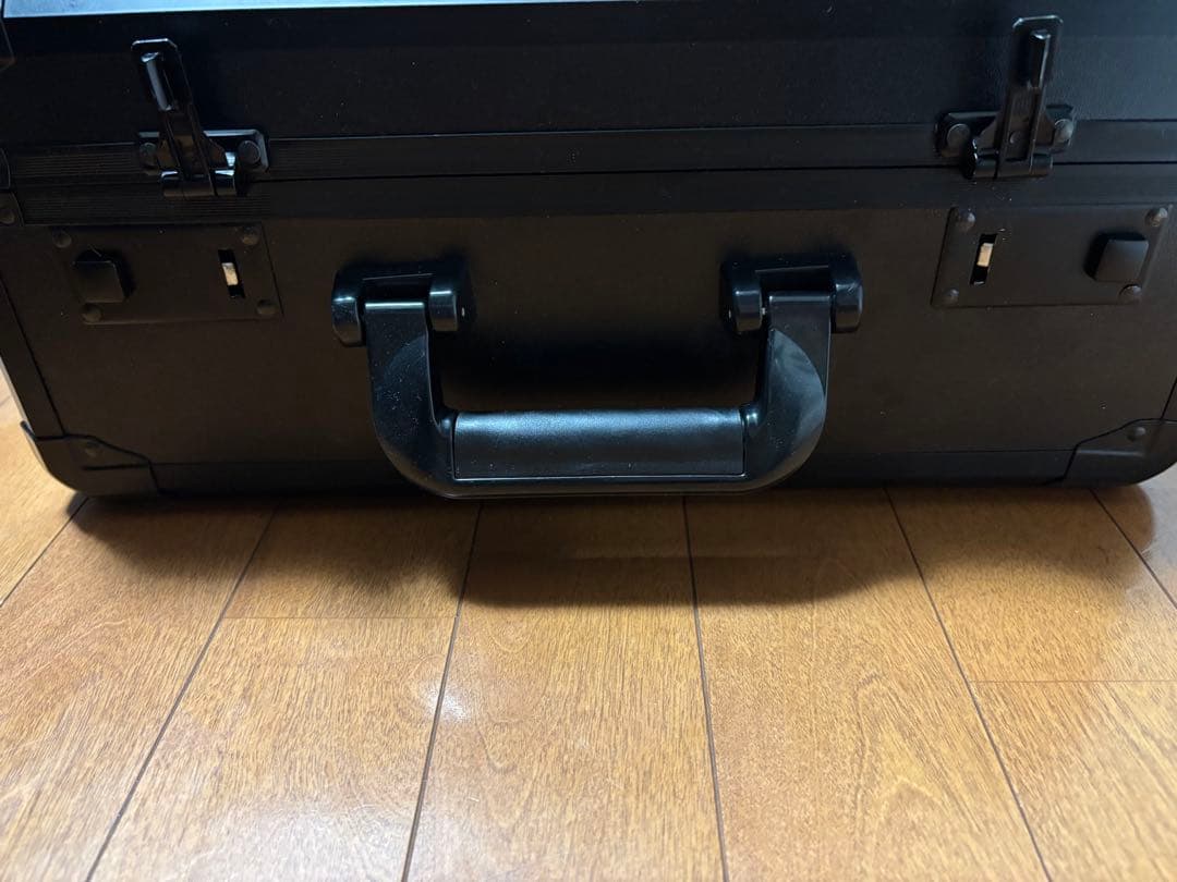 専用アルマンドアタッシュケース　シャンパン LED 3本収納可能 キャバクラ