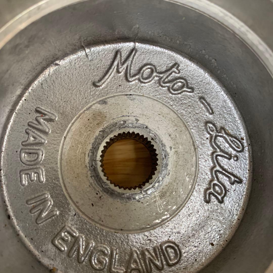 ディフェンダー用　モトリタ　ステアリングボス　36山(スプライン)イングランド製