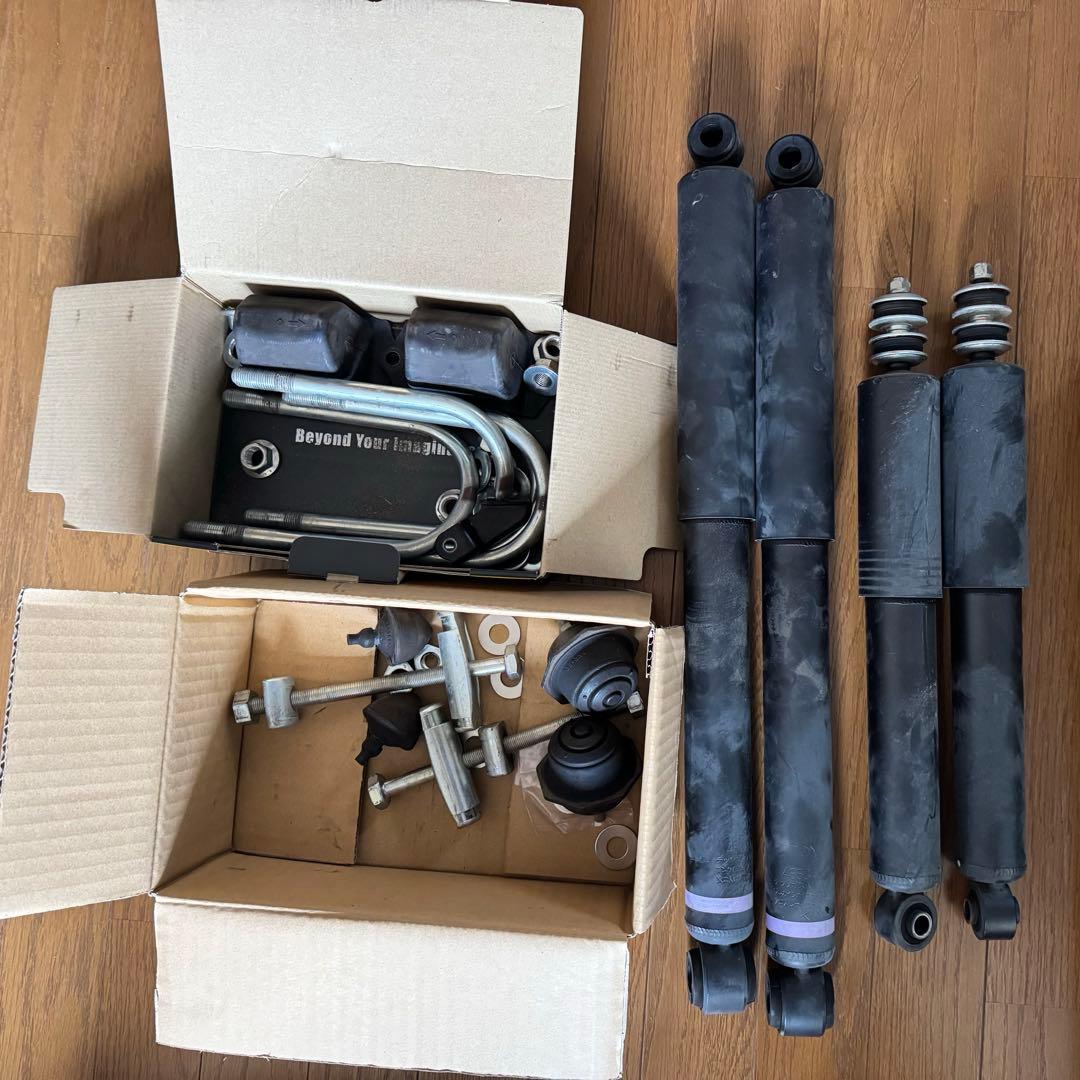 ハイエース　ナロー　純正ショックセット