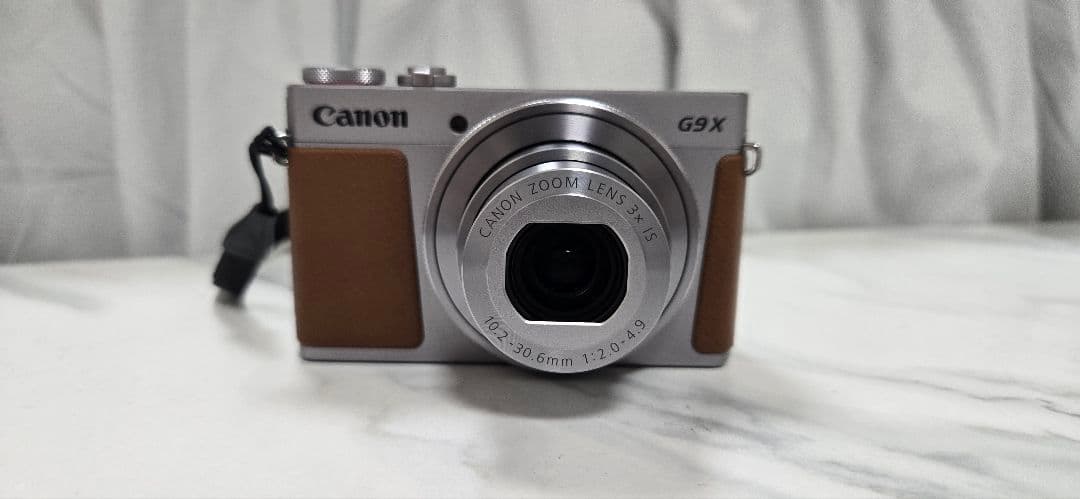 【お値下げしました！】 Canon G9 X シルバー コンパクトデジタルカメラ