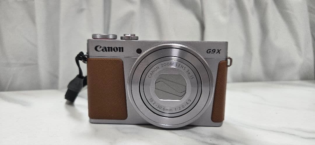 【お値下げしました！】 Canon G9 X シルバー コンパクトデジタルカメラ