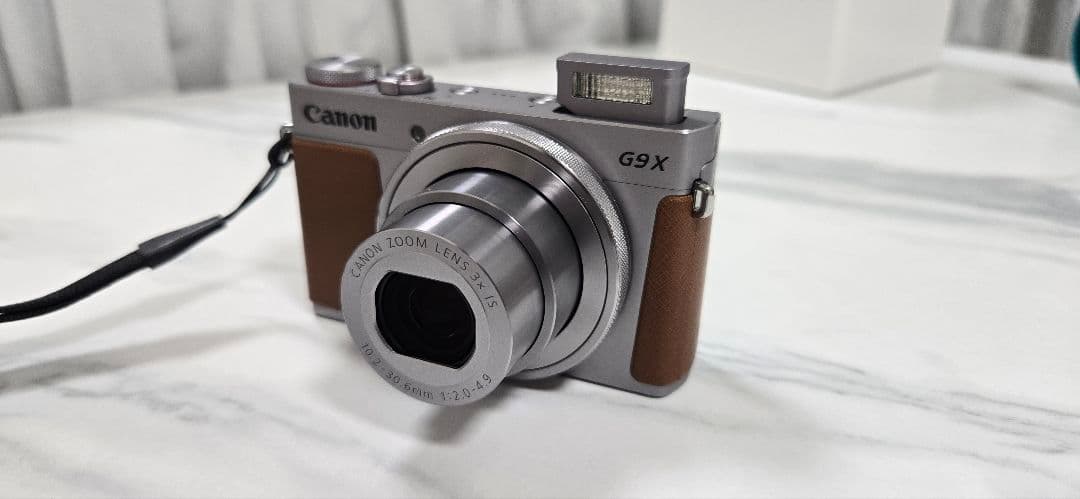 【お値下げしました！】 Canon G9 X シルバー コンパクトデジタルカメラ