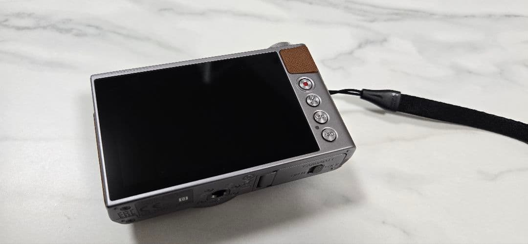 【お値下げしました！】 Canon G9 X シルバー コンパクトデジタルカメラ