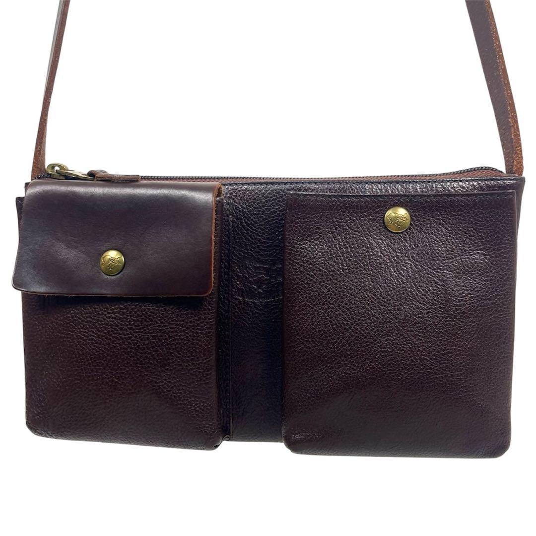 イルビゾンテ　ショルダーバッグ　極上　ロゴ型押し　シボ革　レザー　サコッシュ