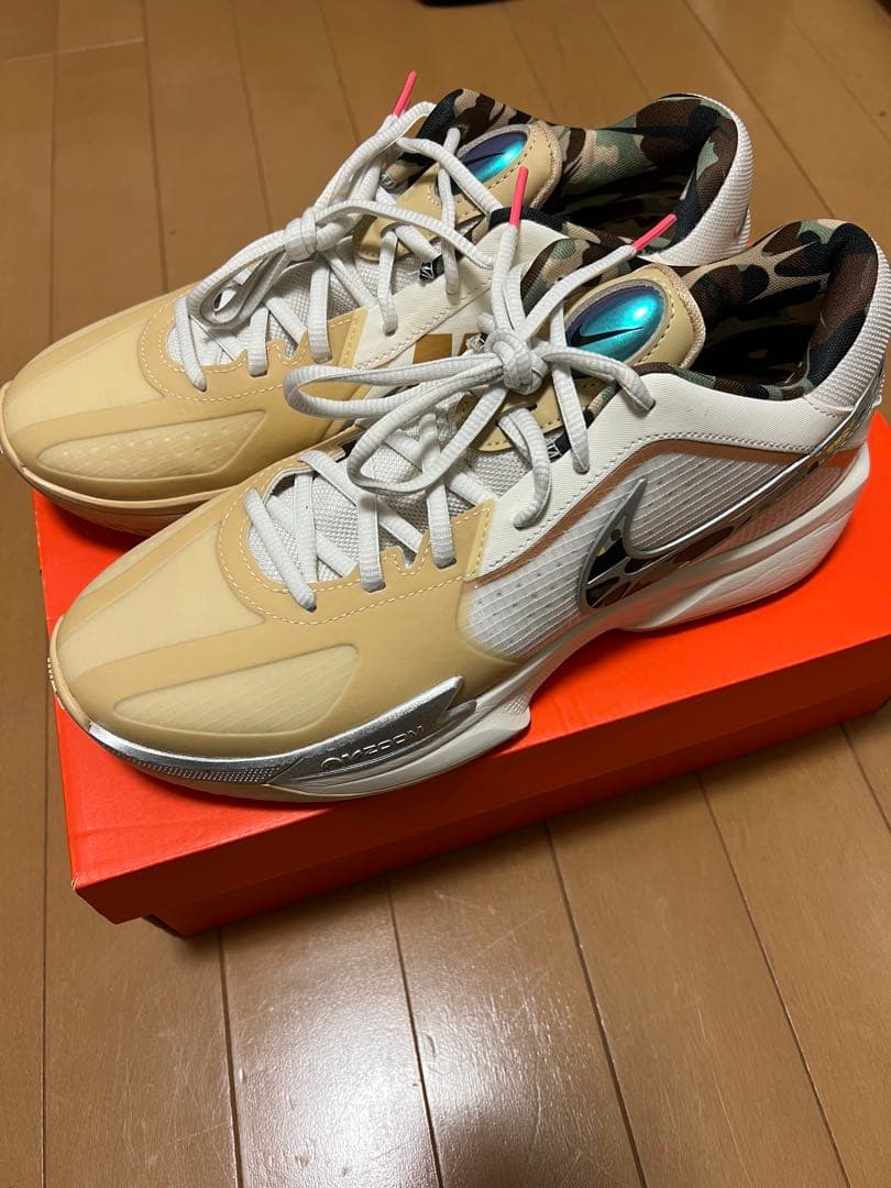 NIKE ナイキ　エアズームGTカットクロスEP