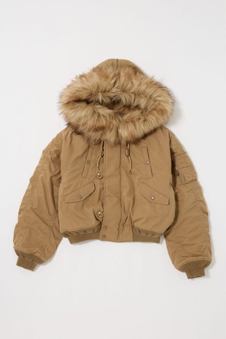 MOUSSY 即完売品　ファー付きベージュ　ブルゾン　MA-1