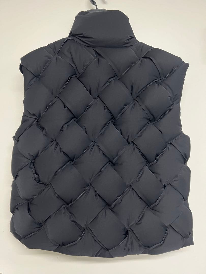 BOTTEGA VENETA イントレチャート ダウンベスト