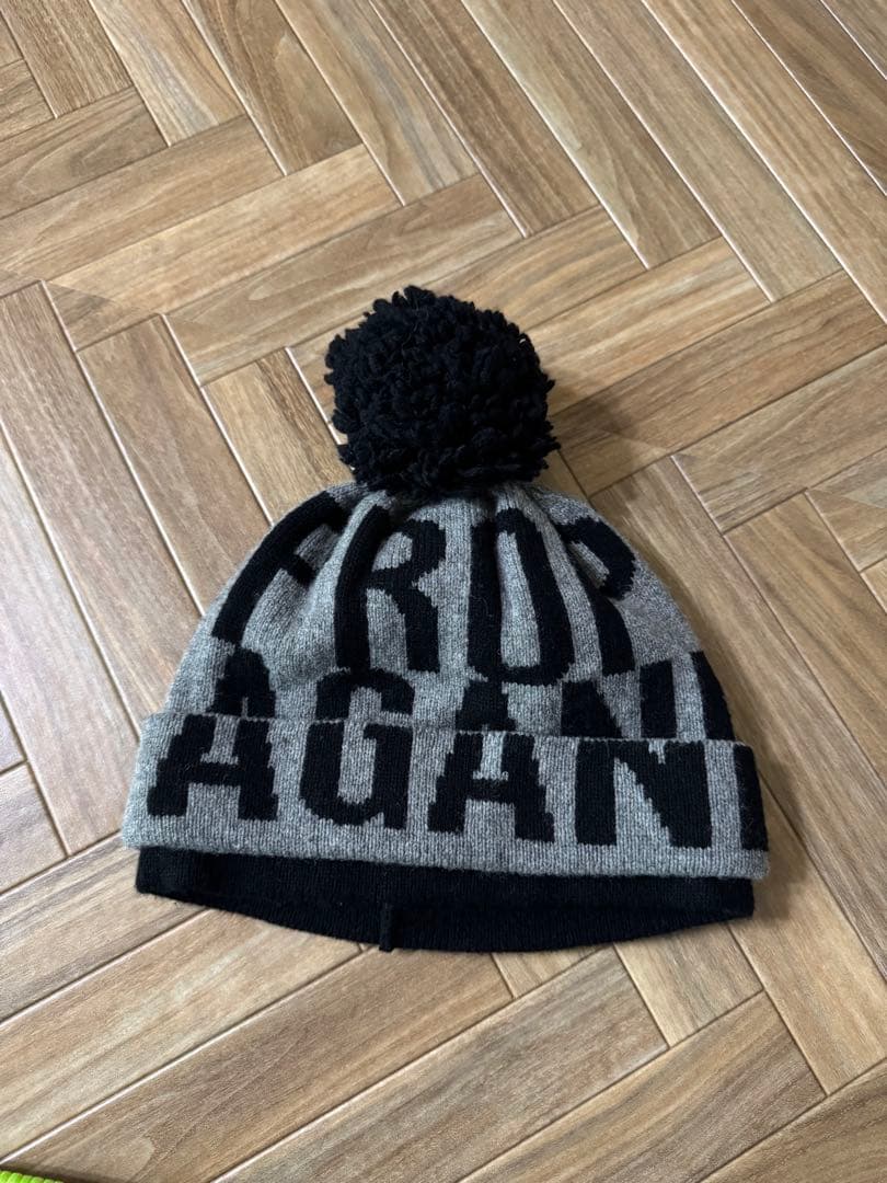 Vivienne Westwood ポンポン付きニット帽 グレー/ブラック