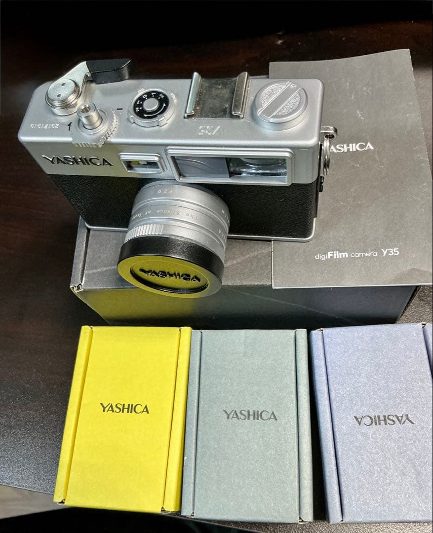 YASHICA digFilmカメラ Y35 本体とフィルムカートリッジ4個