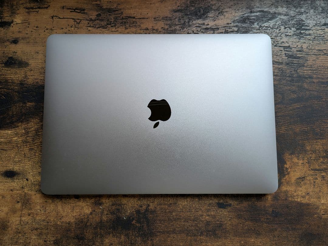 Macbook Pro 13inch 256GB メモリ16GB (2020)
