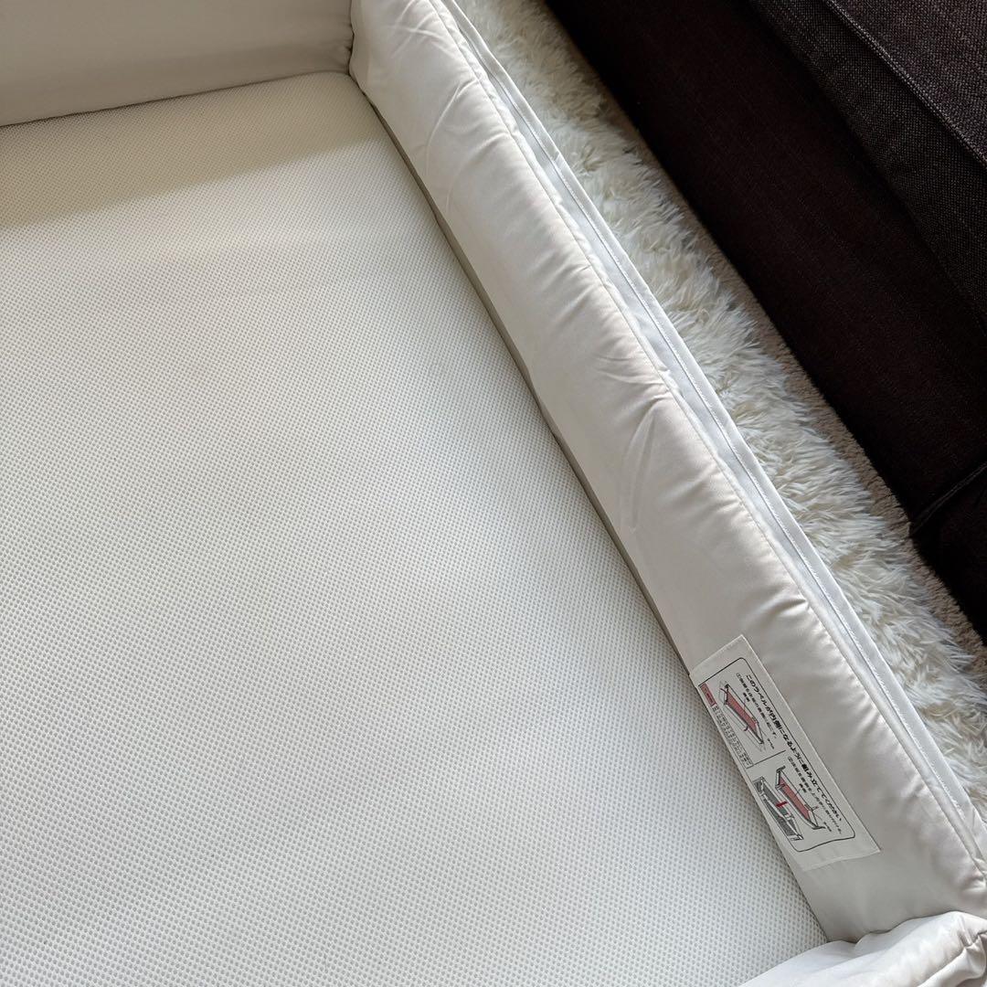 アップリカ　ベビーベッド　コネルエアー　グレー