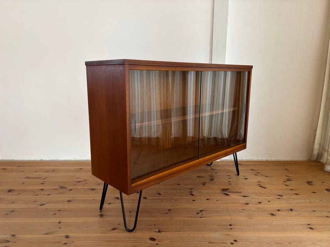 北欧ヴィンテージ　チーク　サイドボードキャビネット