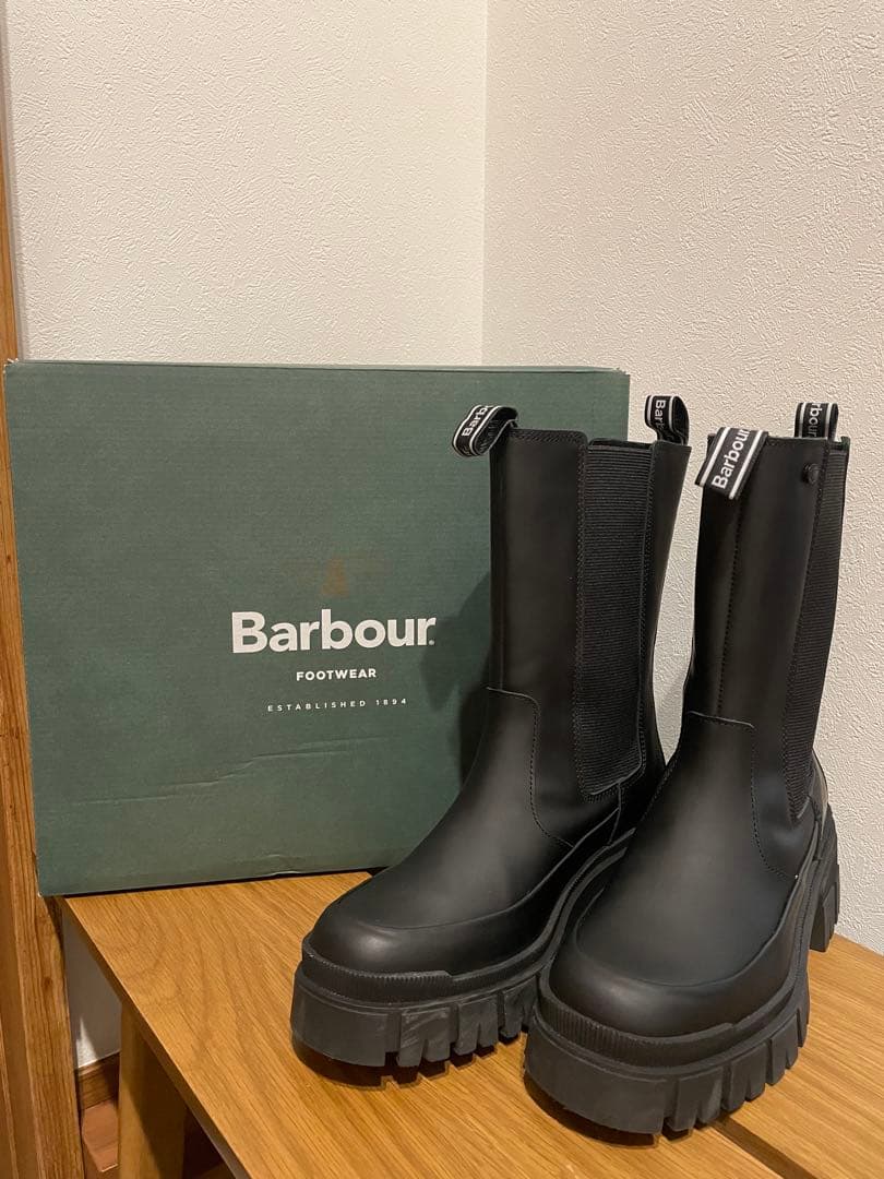 Barbour ブラック チェルシーブーツ