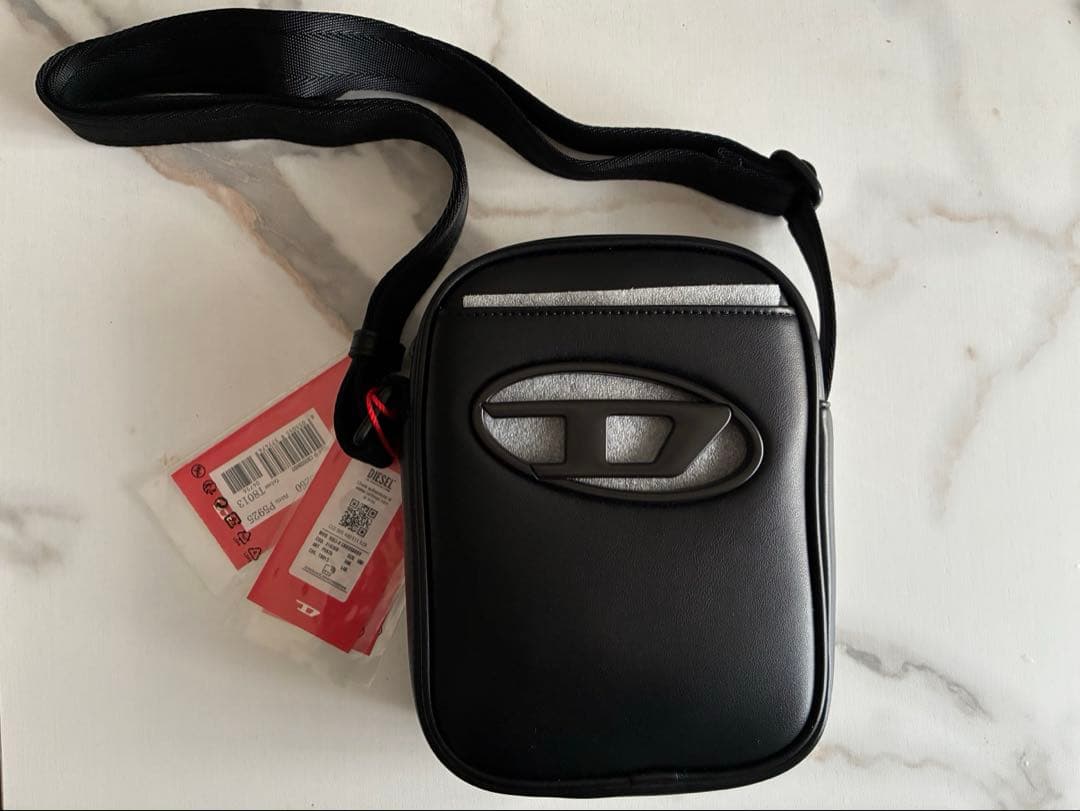 ラスト1点 新品タグ付き Diesel Holi-D ショルダーバッグ