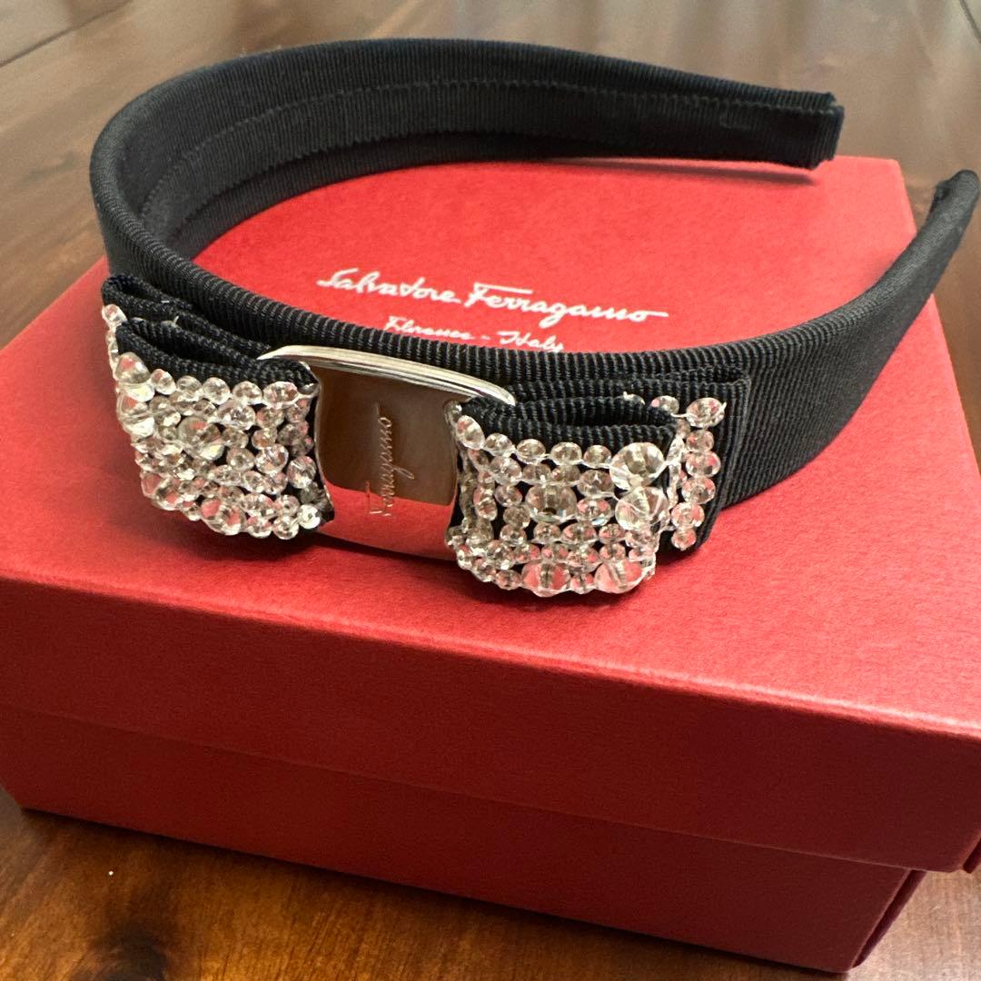 限定値下げSalvatore Ferragamo カチューシャ リボン ビジュー