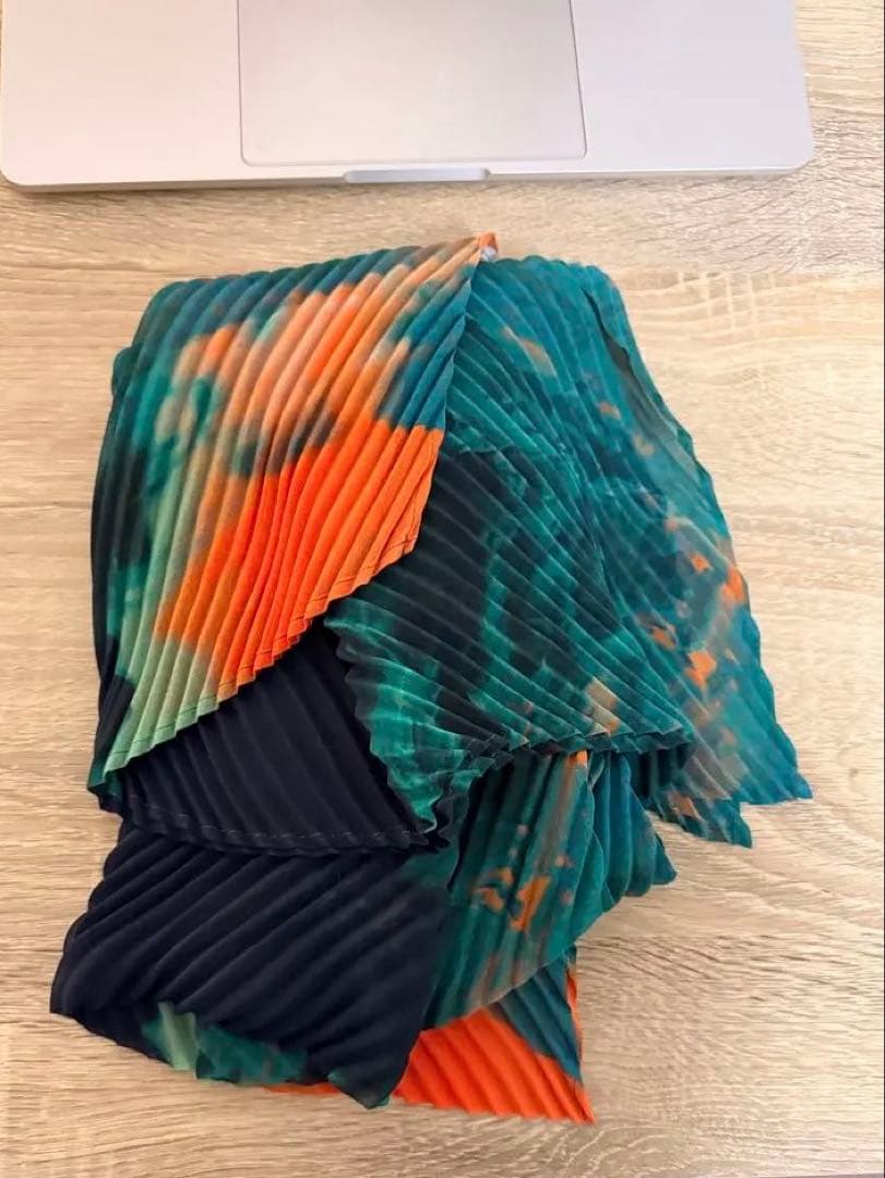 HOMME PLISSE ISSEY MIYAKEスカーフ