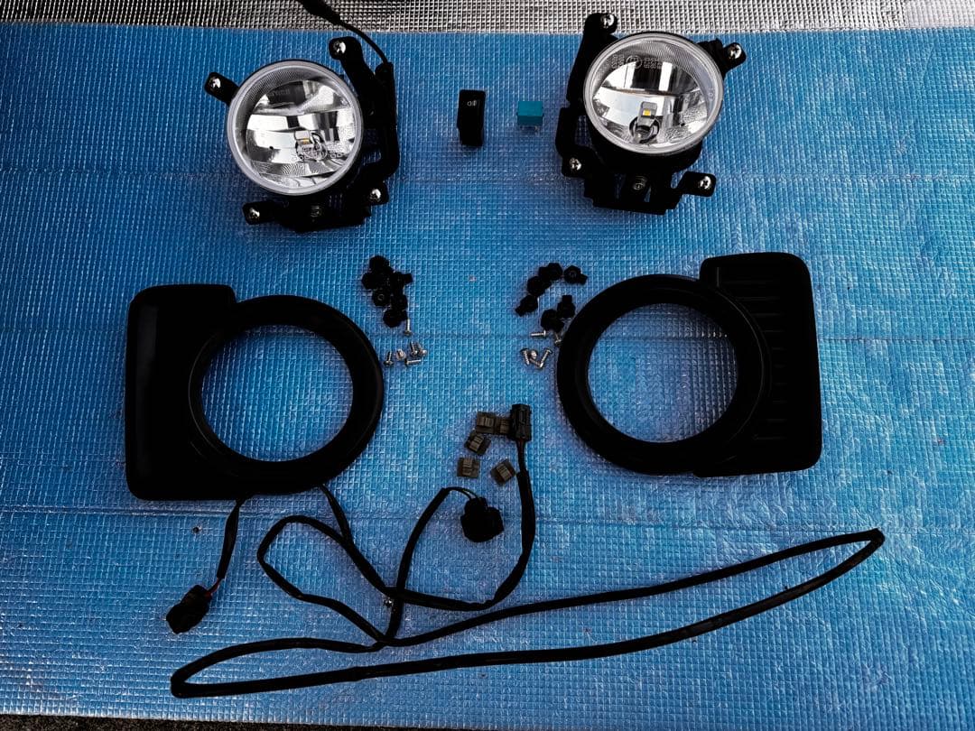 サンバー 純正フォグランプ TV/TW 廃盤 希少