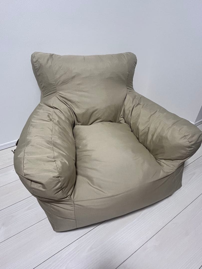 ベージュ クッションソファ サイドポケット付き