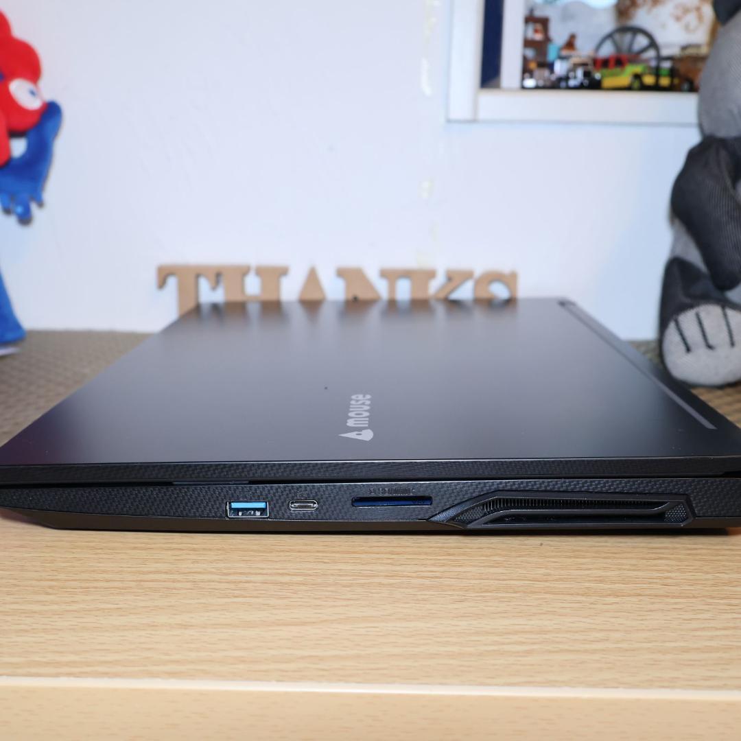 クリエイター！Win11公式対応9世代Corei7/メ16/SSD/Nvidia