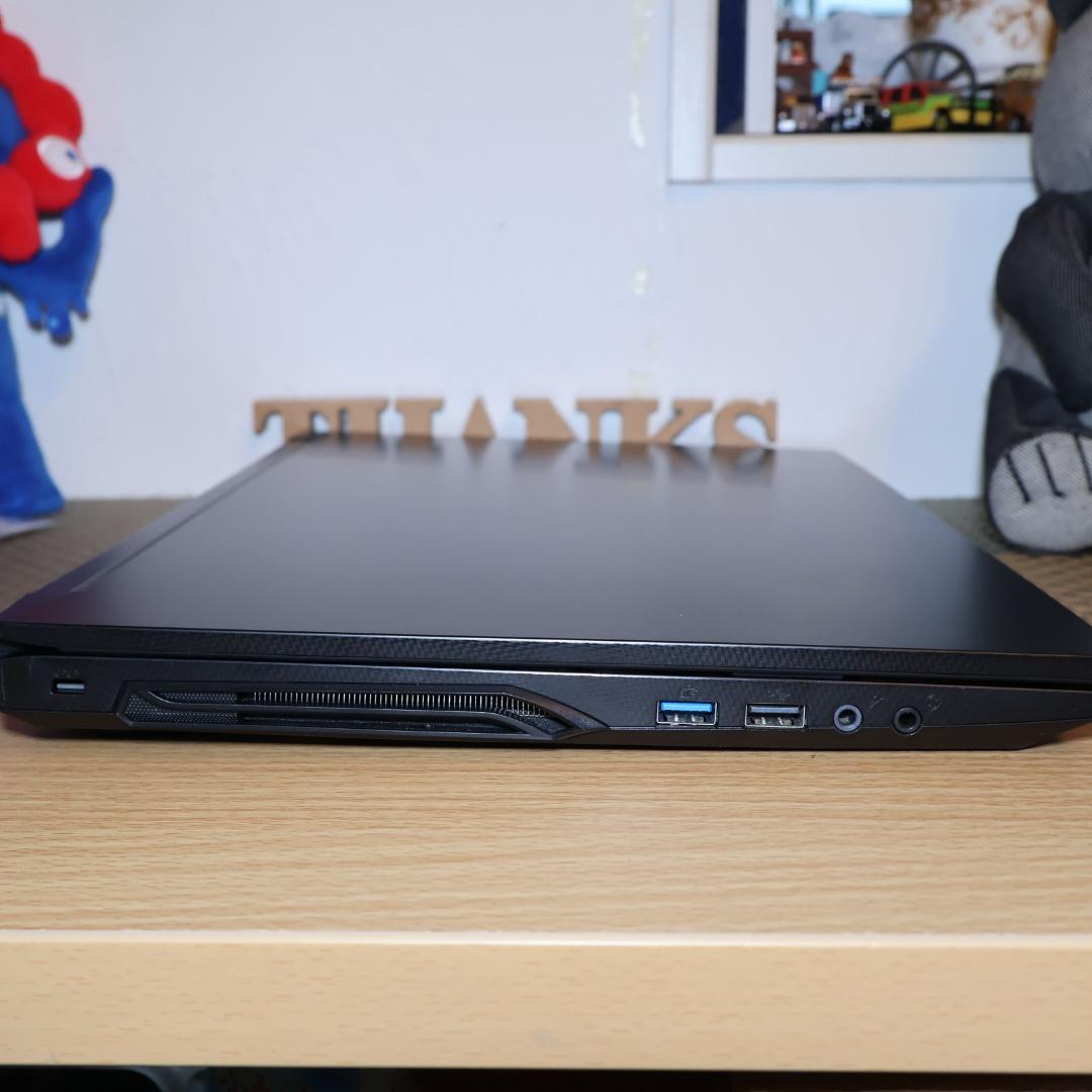 クリエイター！Win11公式対応9世代Corei7/メ16/SSD/Nvidia