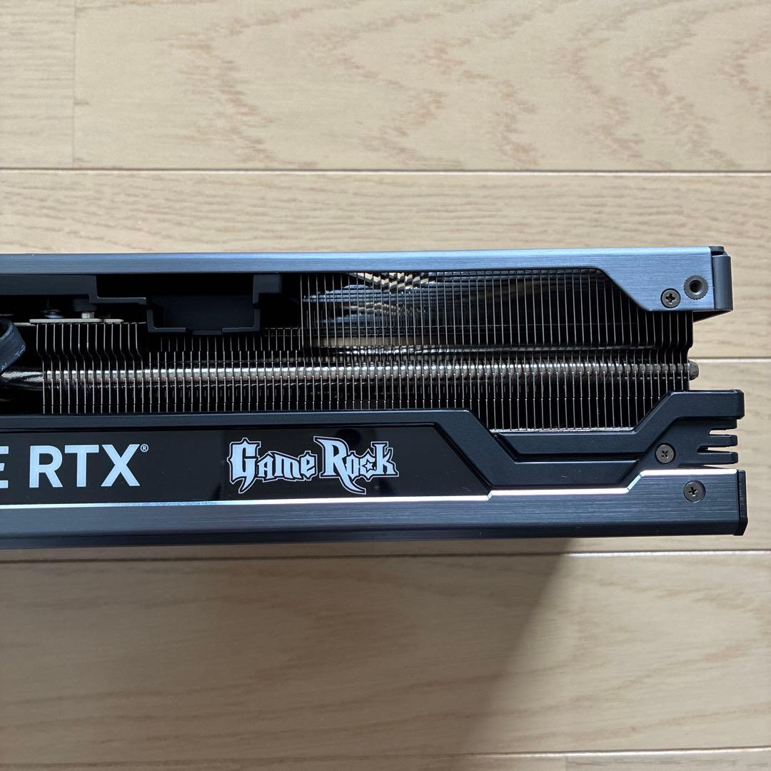 palit RTX 4090 ヒートシンク　3連ファン　バックプレート