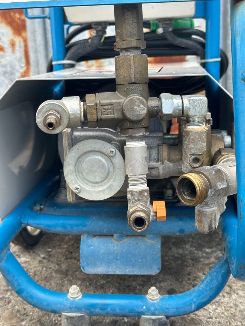 1. 鶴見電動洗浄機HPJ-140-1 100V 50Hz 1.1馬力