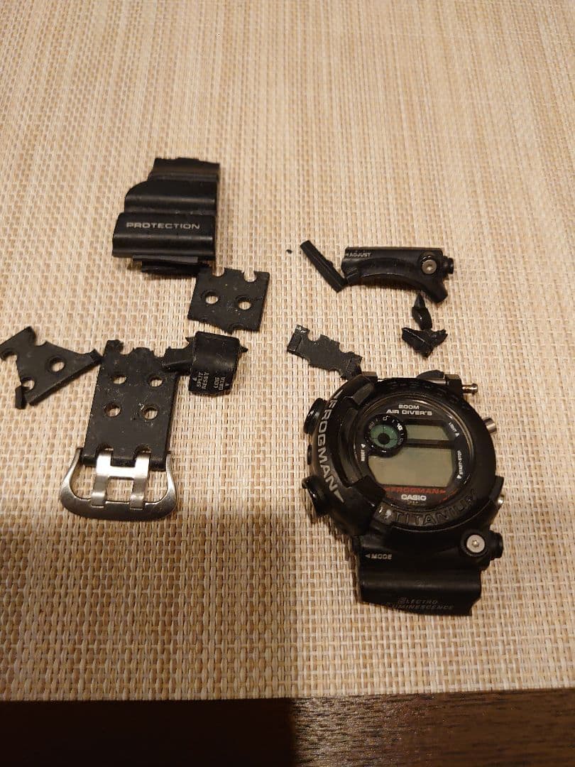 A*︎様 CASIO　G-SHOCK　DW-8200Z-1T　フロッグマン　希少