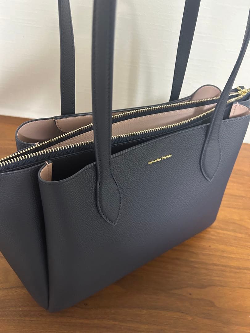 Samantha Thavasa ネイビー ビジネスバッグ　チャーム付き