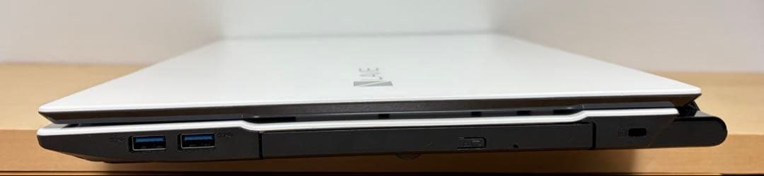 Windowsノート本体 LAVIE Direct NS(S) GN242F (i3/8/128/BD)