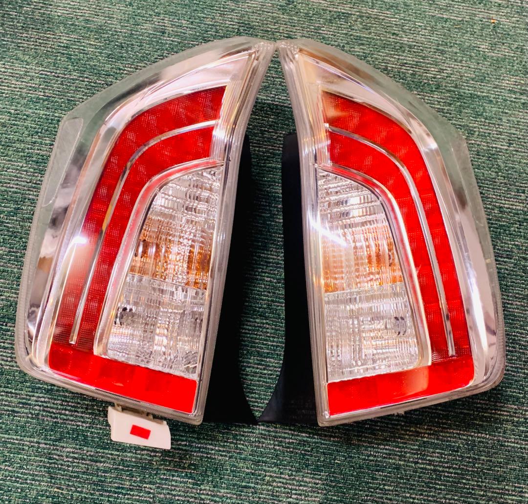 トヨタ 30プリウス　後期テールランプ